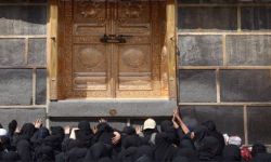 السعودية تدرس إلغاء المحرم كشرط لعمرة المرأة