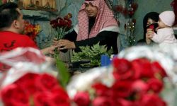 غزو بالأحمر لملابس النساء الداخلية، احتفال صامت بعيد الحب في السعودية